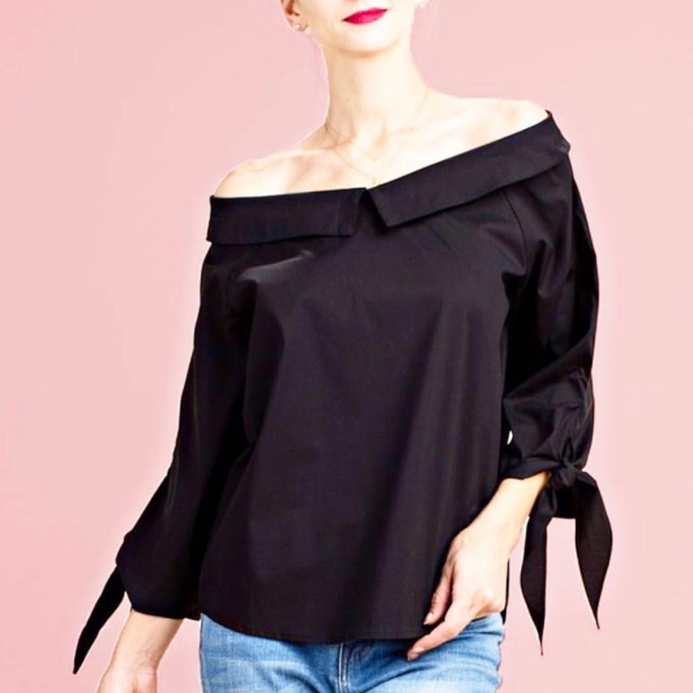 Black boat neck top